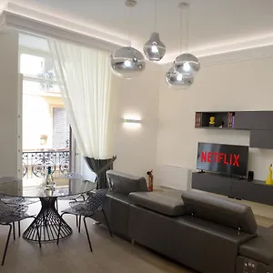 Fafgrandsuitenapoli Naples