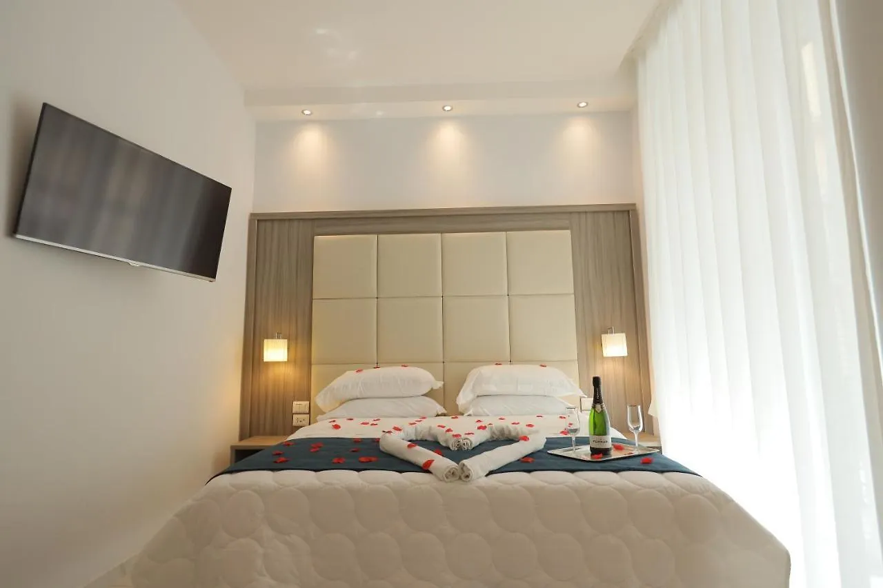 Hotel Garibaldi Naples 3*,