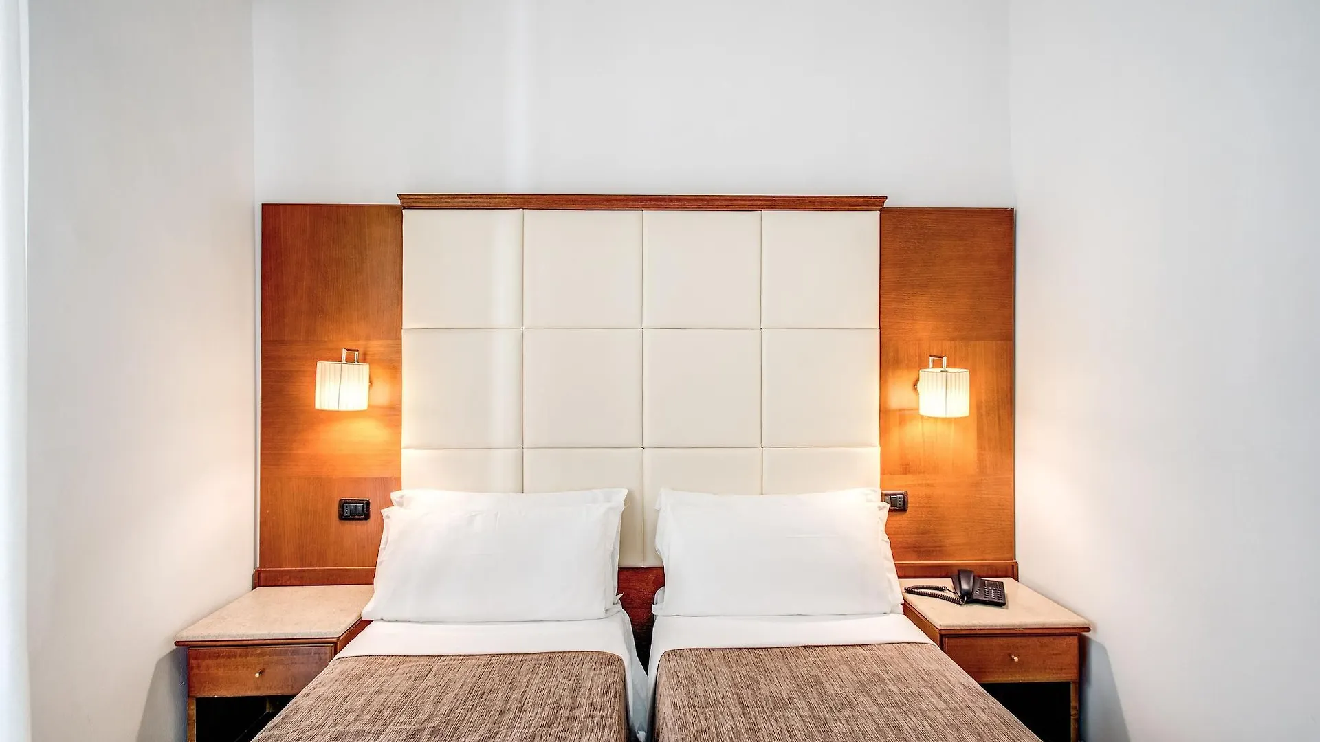 Hotel Garibaldi Naples 3*,  Italy