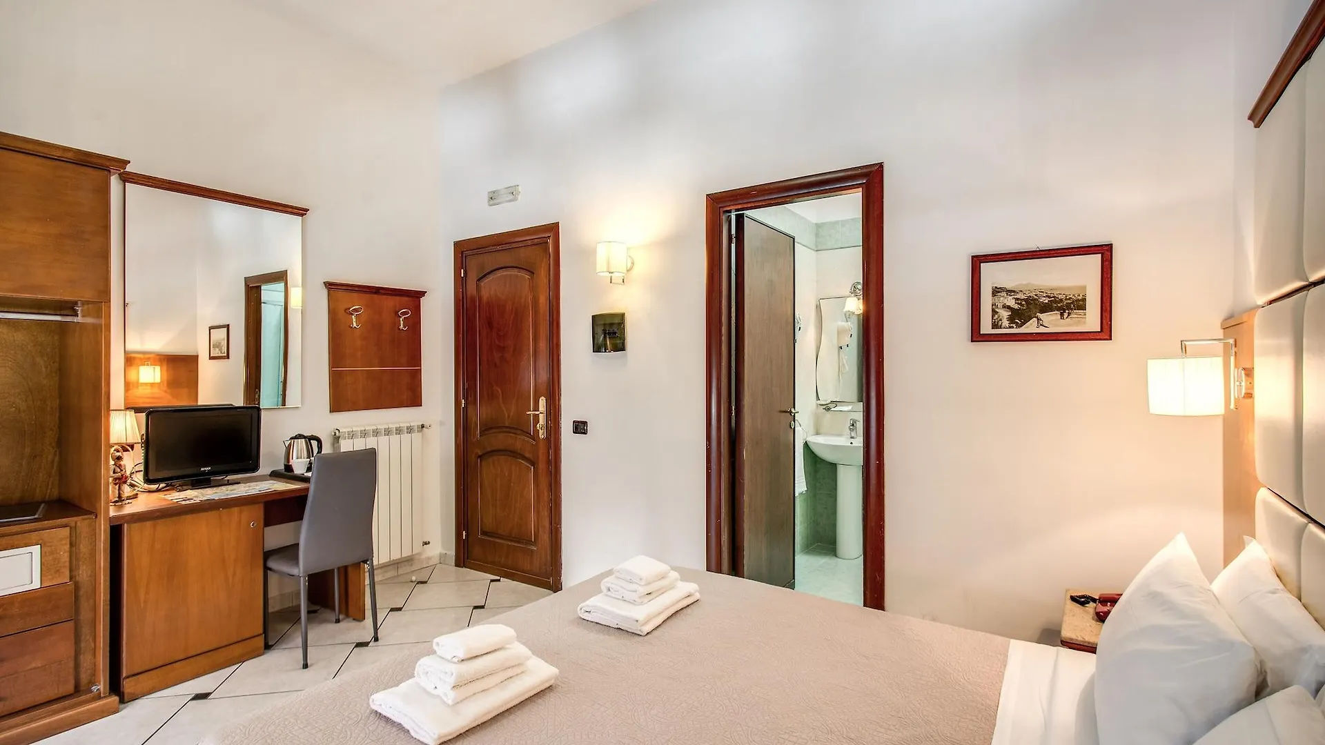Hotel Garibaldi Naples