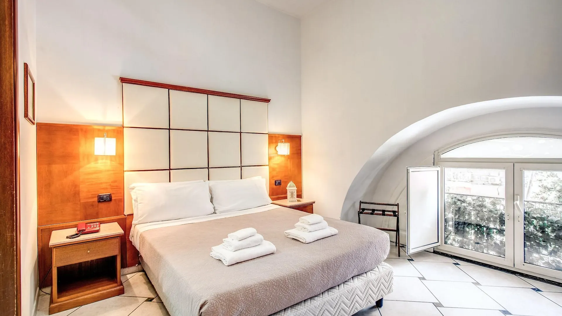 Hotel Garibaldi Naples