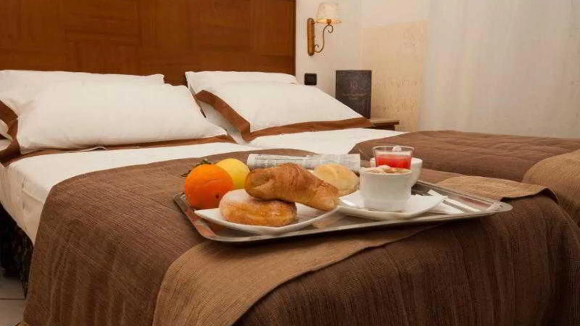 Hotel Garibaldi Naples